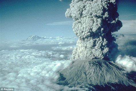 biggest volcano in usa.